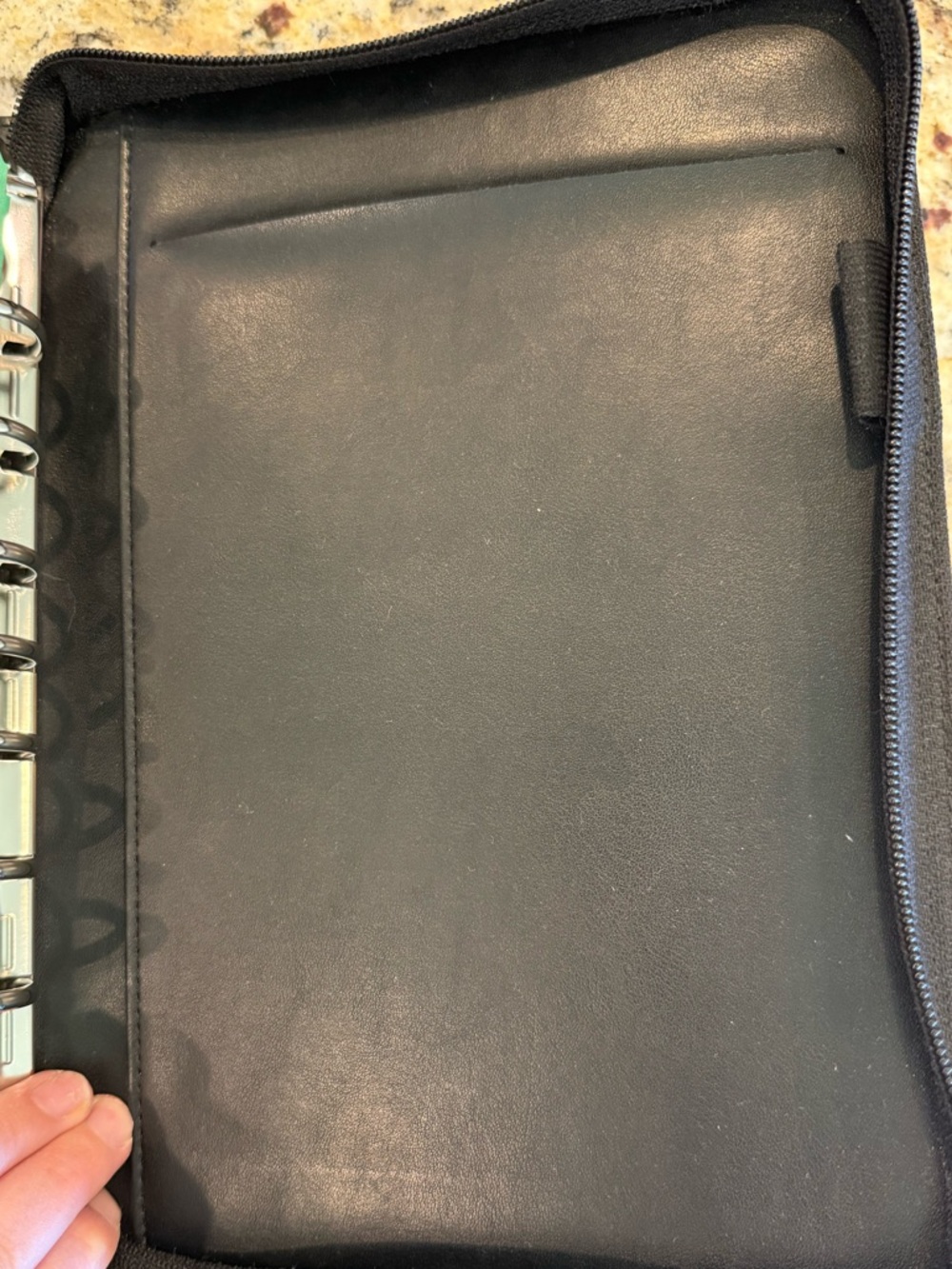 Franklin Covey Black Signature Leather Zipper Planner Binder - Picture 6 of 8